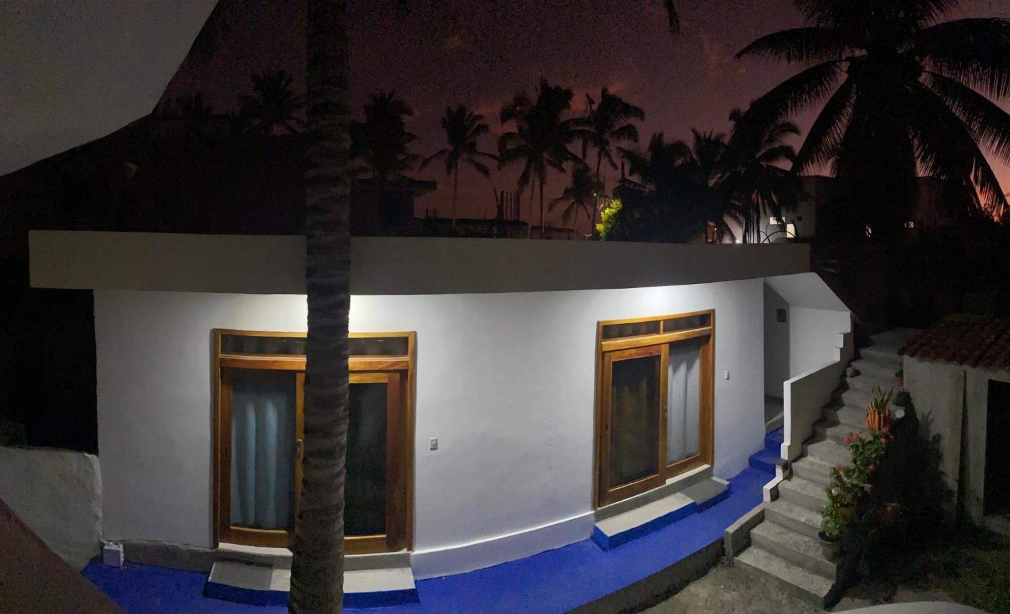 Hotel Penguin House Puerto Villamil Esterno foto